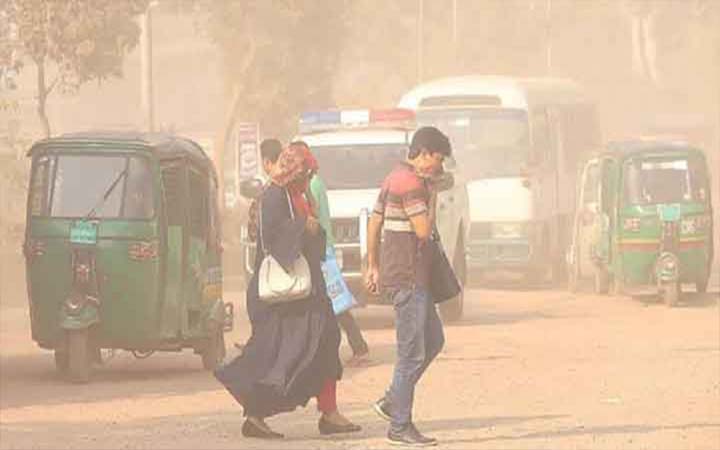 দূষণে আজ শীর্ষে ঢাকা, বাতাস ‘খুব অস্বাস্থ্যকর